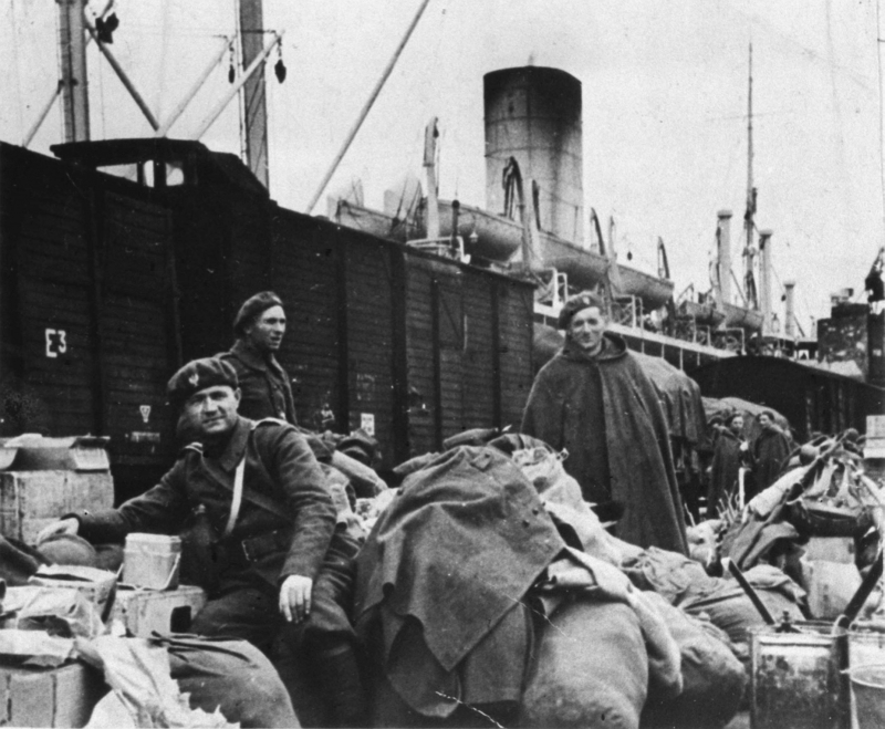 Żołnierze polscy w Narwiku w maju 1940 r. Niemcy zajęli Norwegię. W odpowiedzi alianci wysłali tam swoje wojska. Walki trwały cały maj. Zakończyło je wycofanie wojsk sprzymierzonych. W bojach o norweski Narwik wzięła udział polska Samodzielna Brygada Strzelców Podhalańskich. Fot. PAP/CAF