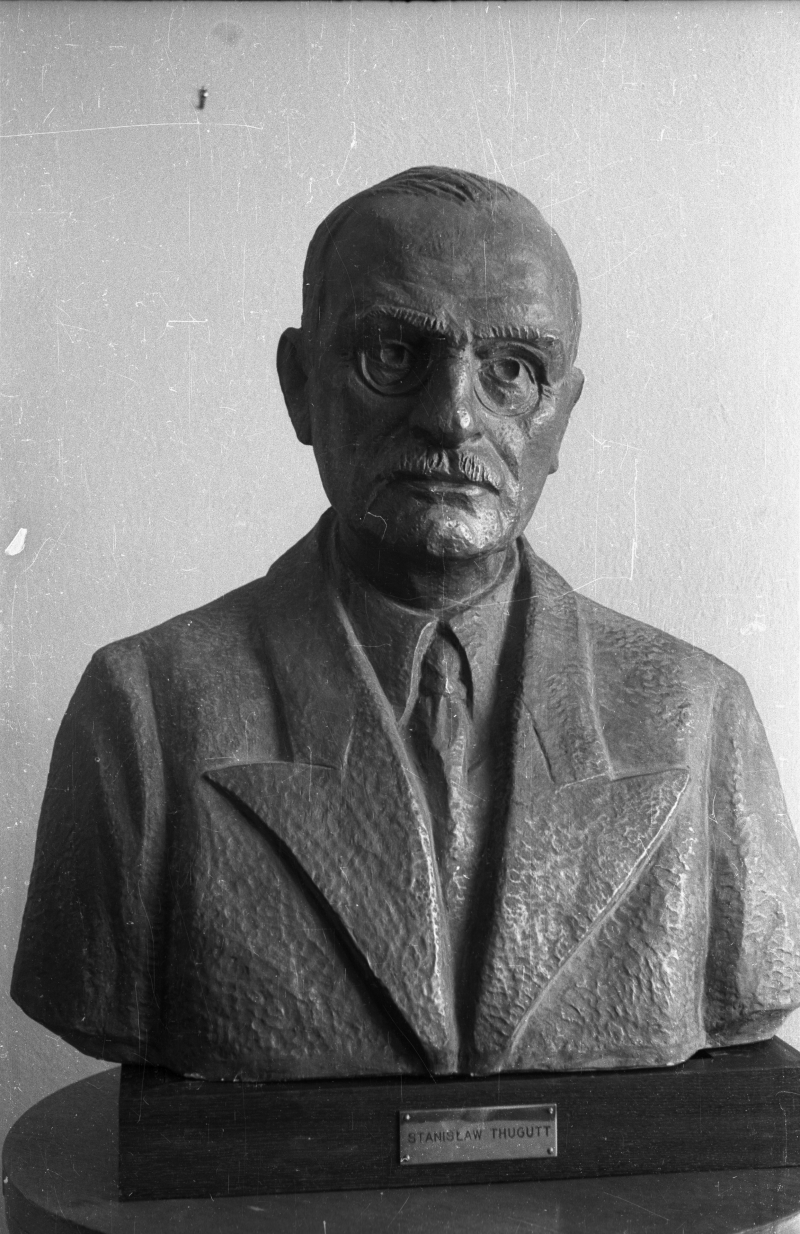 Popiersie Stanisława Augusta Thugutta (1873-1941), założyciela organizacji spółdzielczych i pism poświęconych spółdzielczości. Fot. PAP