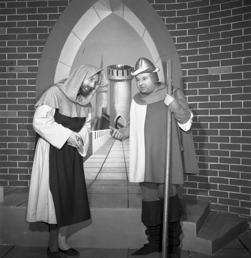 Mieczysław CZechowicz i Andrzej Szczepkowski na planie filmu Historia żółtej ciżemki (1961 r.). Fot. PAP/Witold Rozmysłowicz