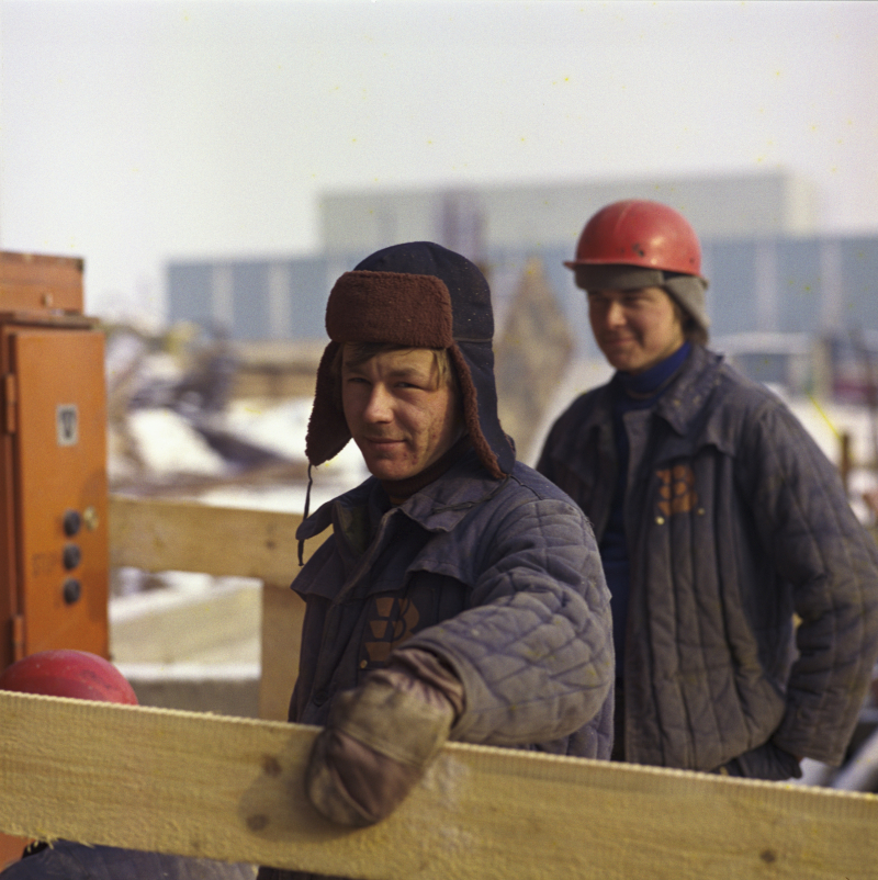 Dąbrowa Górnicza, styczeń 1976 r. Budowa Huty Katowice. Fot. PAP/Jan Morek