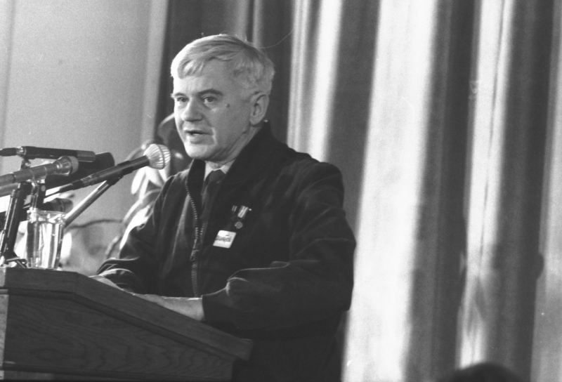 Warszawa, marzec 1981 r. Odczyt Jana Józefa Lipskiego na temat "Marzec 68". Fot. PAP/Mariusz Szypeko
