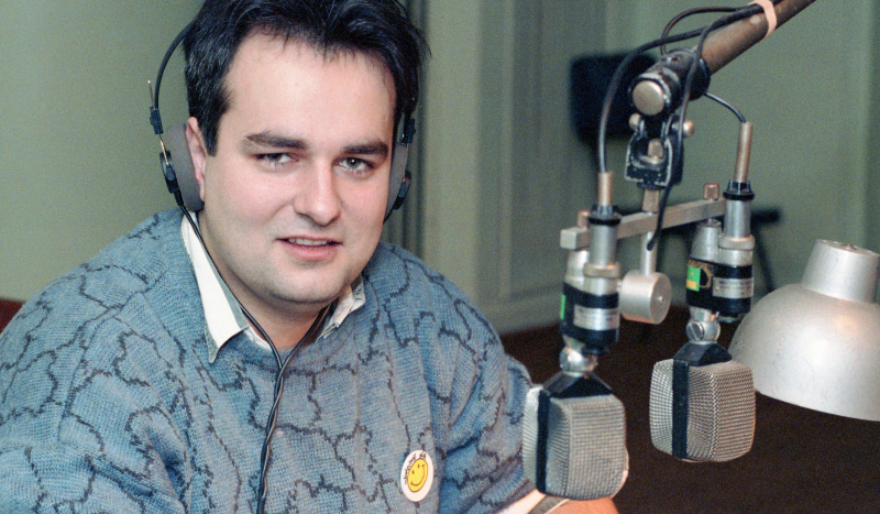 Paweł Sito pomysłodawca i współprowadzący (z Bożeną Sitek) „Polski Independent”, 1991 r. Fot. PAP/Ireneusz Sobieszczuk