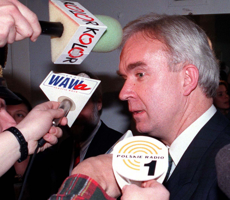 Gen. Marian Zacharski w 1996 r. Fot. PAP/CAF - Andrzej Rybczynski