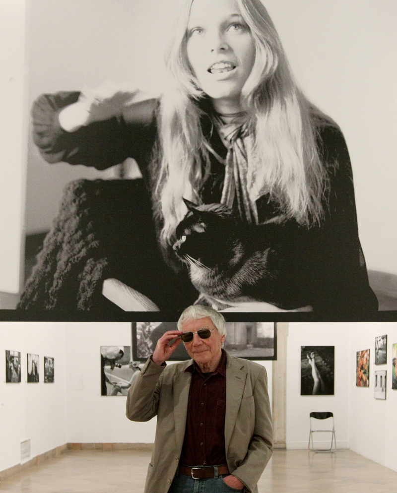 Tadeusz Rolke na wystawie "Wszystko jest fotografią" zorganizowanej okazji 80. rocznicy urodzin artysty. Fot. PAP/Paweł Supernak