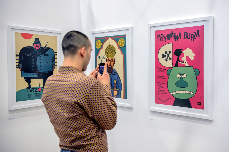 Wystawa "Bohdan Butenko: Plakaty" w Centrum Spotkania Kultur w Lublinie w 2017 r. Fot. PAP/Wojciech Pacewicz