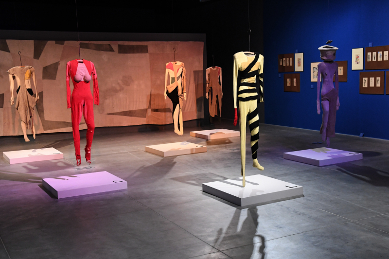 Wystawa "Zostaję w tym teatrze. Podoba mi się tu", 21 bm. w krakowskiej Cricotece. Bohaterką ekspozycji była rzeźbiarka, scenografka i aktorka awangardowych teatrów, współzałożycielka I Grupy Krakowskiej - Maria Jarema, Kraków,2018 r. (mr) PAP/Jacek Bednarczyk