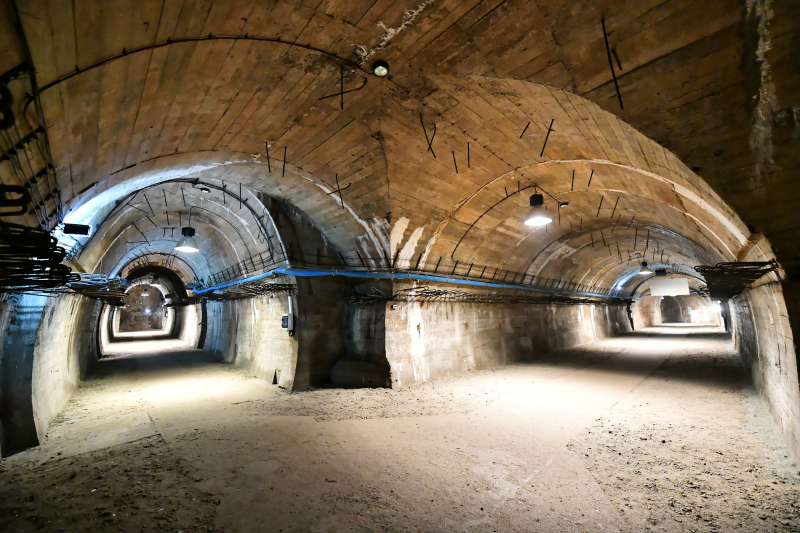 Sztolnie wydrążone pod zamkiem Książ w Wałbrzychu. Fot. PAP/Maciej Kulczyński