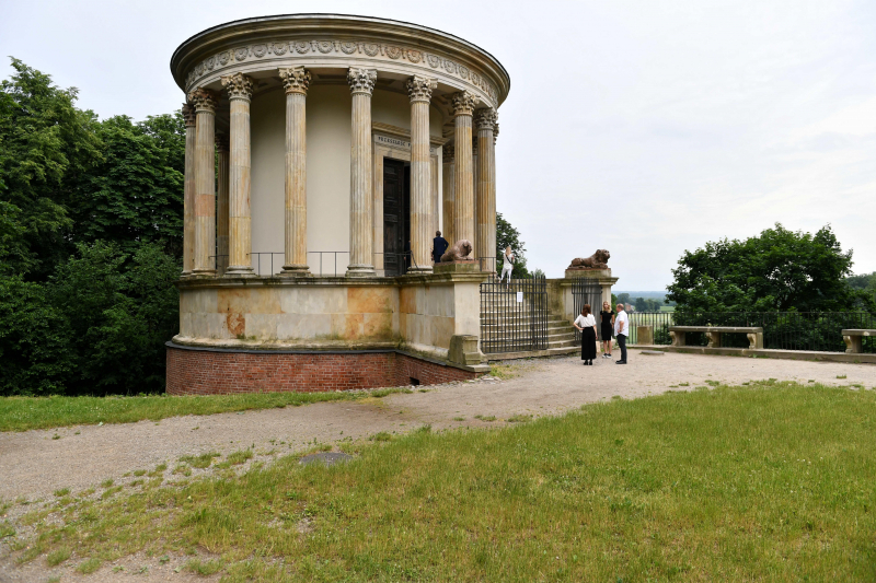 Świątynia Sybilli na terenie zespołu pałacowo-parkowego przy Muzeum Czartoryskich w Puławach. Fot. PAP/Wojtek Jargiło