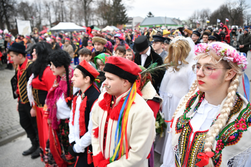 Widowisko „Ścięcie Śmierci” na koniec karnawału w Jedlińsku k. Radomia, 21 lutego 2023 r. Fot. PAP/Piotr Polak