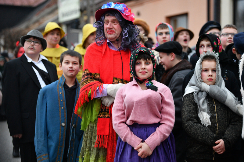 Widowisko „Ścięcie Śmierci” na koniec karnawału w Jedlińsku k. Radomia, 21 lutego 2023 r. Fot. PAP/Piotr Polak