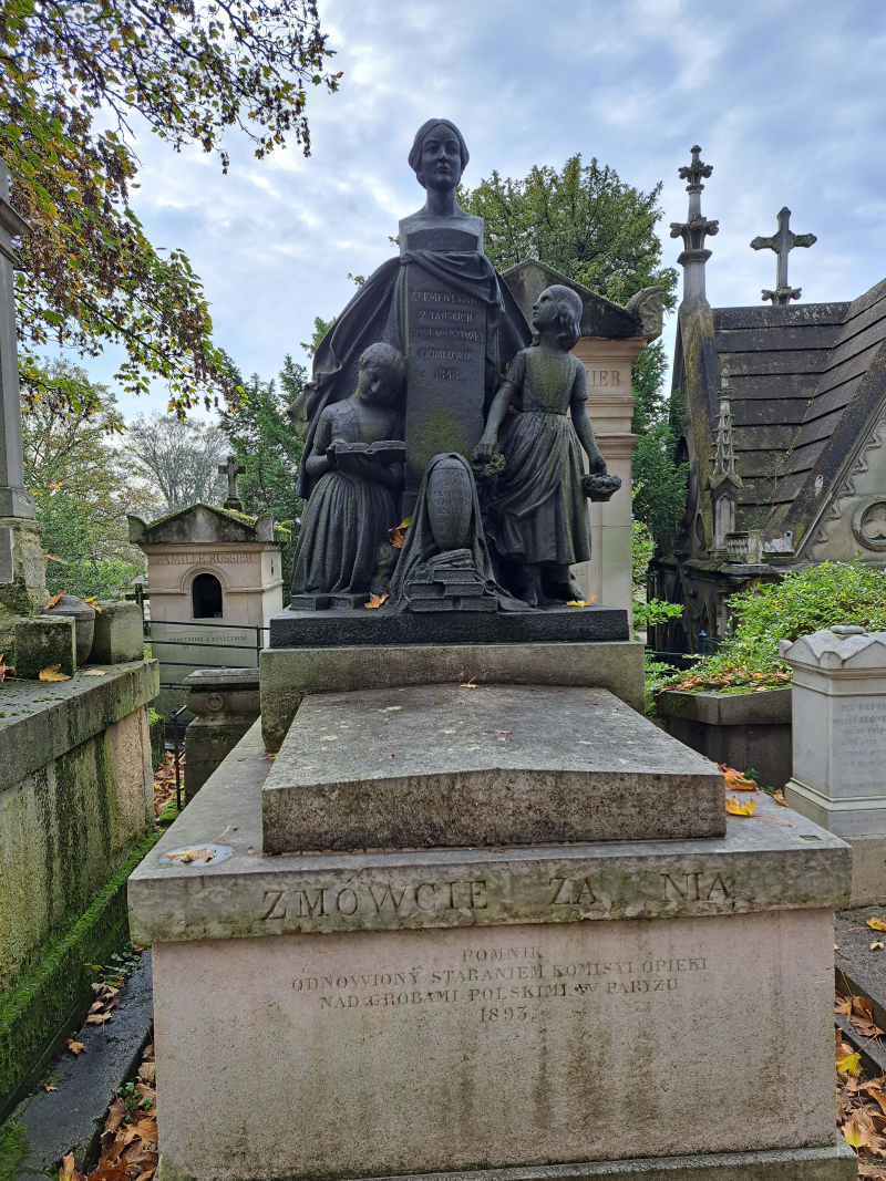 Grób pisarki Klementyny Hoffmanowej na cmentarzu Pere-Lachaise w Paryżu. Fot. PAP/Anna Wróbel