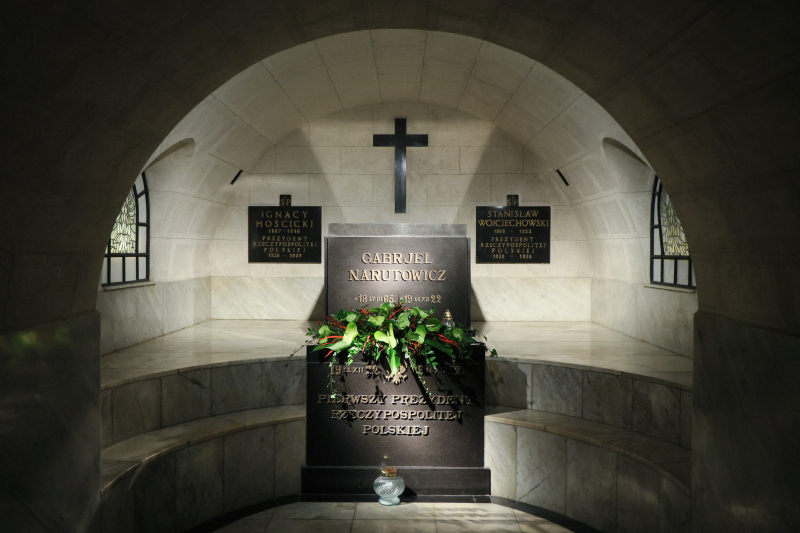 Grób Gabriela Narutowicza w krypcie w archikatedrze św. Jana Chrzciciela w Warszawie. Fot. PAP/Paweł Supernak