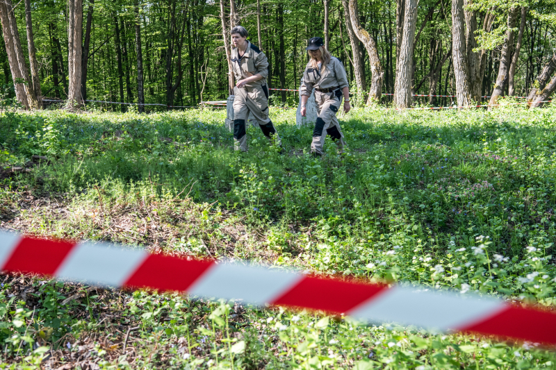 Puźniki, Ukraina, 24.04.2025. Rozpoczęcie ekshumacji polskich ofiar zbrodni wołyńskiej, 24 bm. w Puźnikach w obwodzie tarnopolskim na zachodzie Ukrainy. Fot. PAP/Vladyslav Musiienko