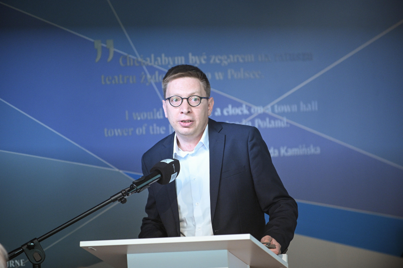 Laureat nagrody im. Marka Edelmana prof. Michał Bilewicz podczas wręczenia medali "Powstanie w Getcie Warszawskim" w Muzeum Polin w Warszawie. Fot. PAP/Marcin Obara