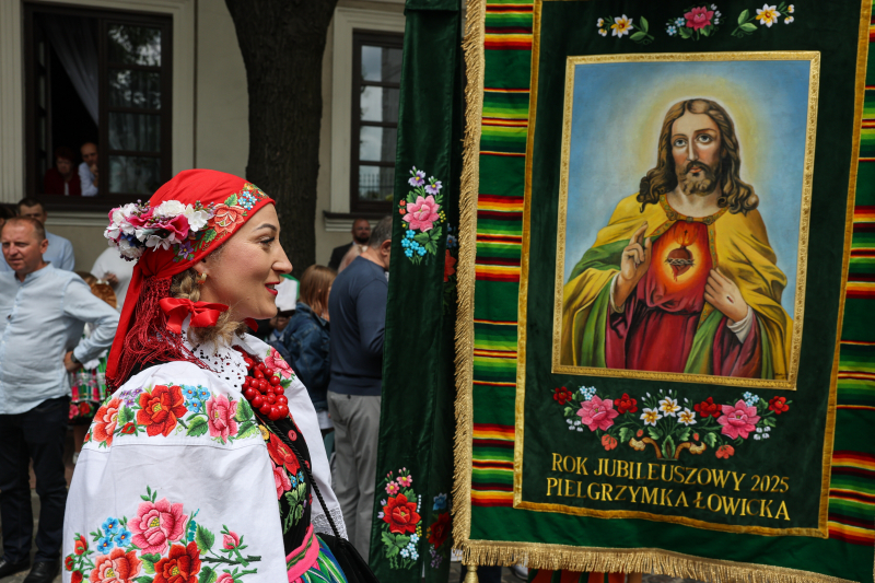 Procesja Bożego Ciała w Łowiczu, 19 czerwca 2025 r. Fot. PAP/Marian Zubrzycki