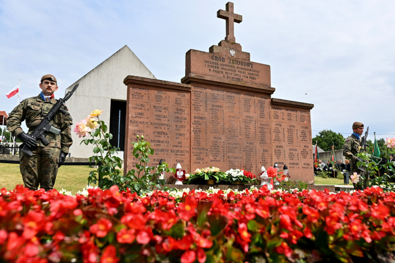 Obchody Dnia Walki i Męczeństwa Wsi Polskiej oraz 81. Rocznicy Pacyfikacji Wsi Michniów na terenie Mauzoleum Martyrologii Wsi Polskich w Michniowie