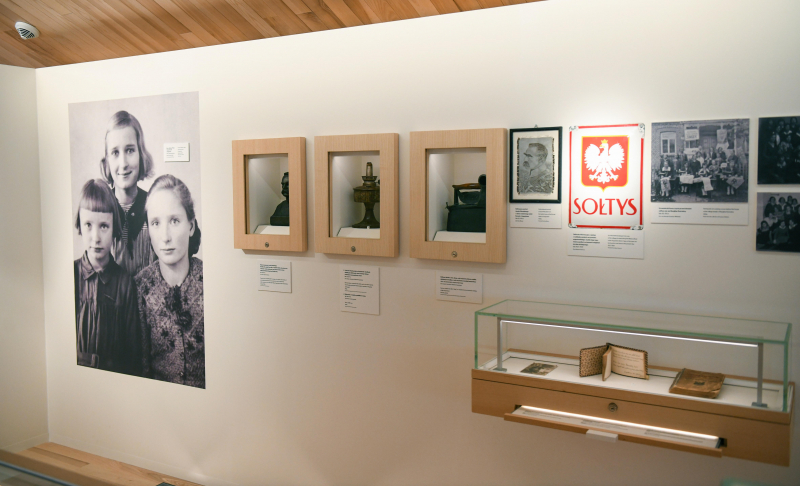 Uroczyste otwarcie Domu Pamięci Obławy Augustowskiej w Augustowie. Siedzibą instytucji jest „Dom Turka”, który będzie pełnił funkcję muzeum, centrum edukacyjnego i symbolicznego miejsca zadumy. Fot. PAP/Michał Zieliński
