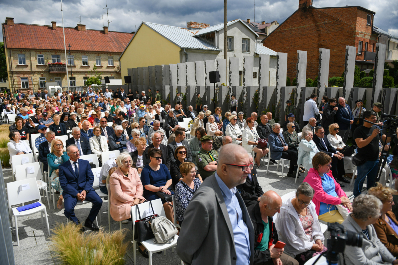 Uroczyste otwarcie Domu Pamięci Obławy Augustowskiej w Augustowie. Siedzibą instytucji jest „Dom Turka”, który będzie pełnił funkcję muzeum, centrum edukacyjnego i symbolicznego miejsca zadumy. Fot. PAP/Michał Zieliński