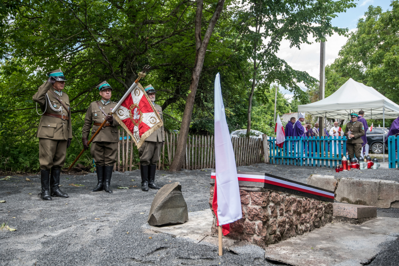 Zielony Dąb, Ukraina, 12.07.2025 r. Uroczystości upamiętniające ofiary tragedii wołyńskiej w miejscowości Zielony Dąb w obwodzie rówieńskim. Fot. PAP/Vladyslav Musiienko