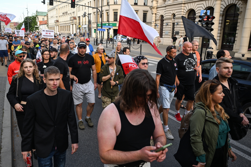 Uczestnicy Marszu Pamięci Ofiar Rzezi Wołyńskiej w Lublinie. Fot. PAP/Wojtek Jargiło