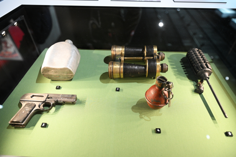 Ossów, 16 sierpnia 2025 r. Wystawa stała w nowo otwartym Muzeum Bitwy Warszawskiej 1920 roku w Ossowie. Fot. PAP/Marcin Obara