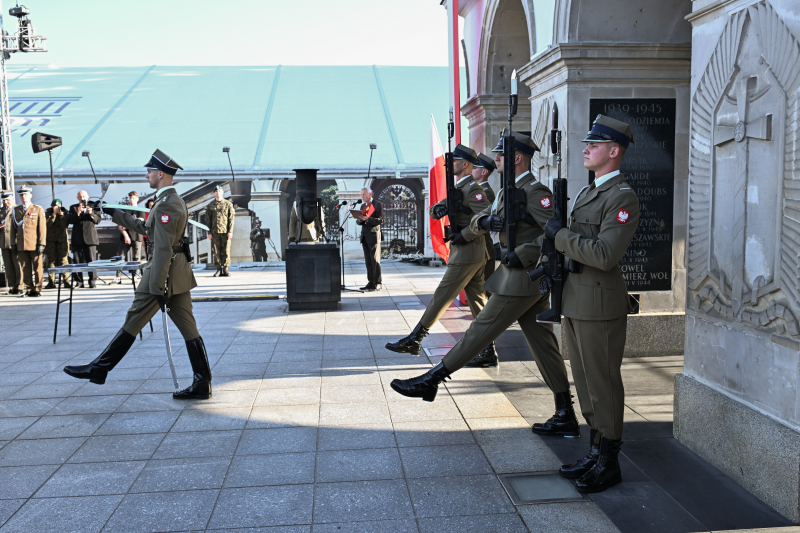 Warszawa, 01.09.2025. Obchody Dnia Weterana Walk o Niepodległość RP przy Grobie Nieznanego Żołnierza na pl. Piłsudskiego w Warszawie, 1 bm. (aldg) PAP/Radek Pietruszka