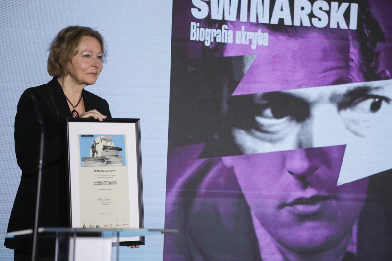 Nominowana za książkę „Konrad Swinarski. Biografia ukryta” Beata Guczalska. Fot. PAP/Tomasz Gzell