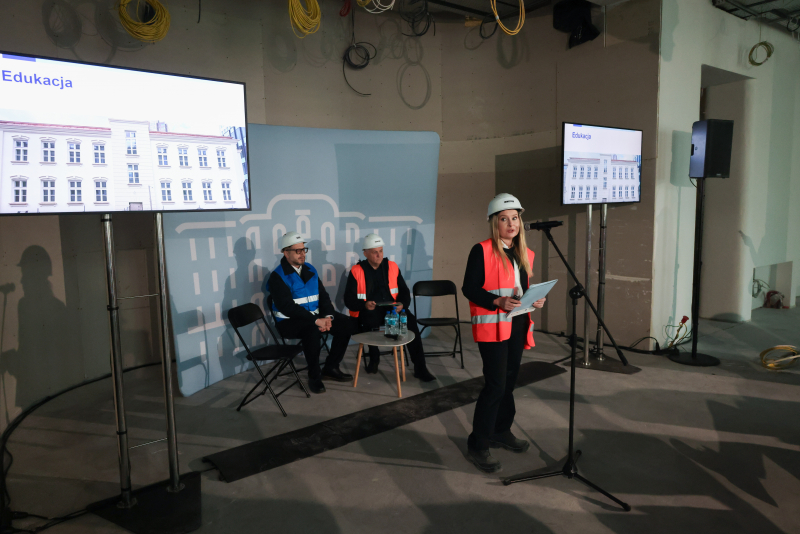 Katarzyna Person, dyrektorka Muzeum Getta Warszawskiego na konferencji 14 maja 2026. Fot. PAP/Albert Zawada