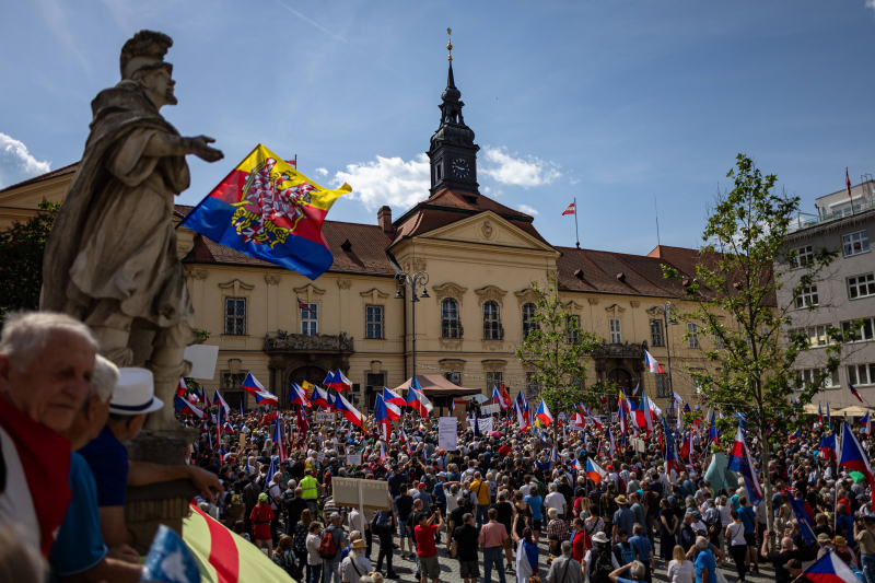 Protest przeciwko Kongresowi Niemców Sudeckich w Brnie, Czechy, 24 maja 2026 r. Fot. EPA/MARTIN DIVISEK Źródło: PAP/EPA.