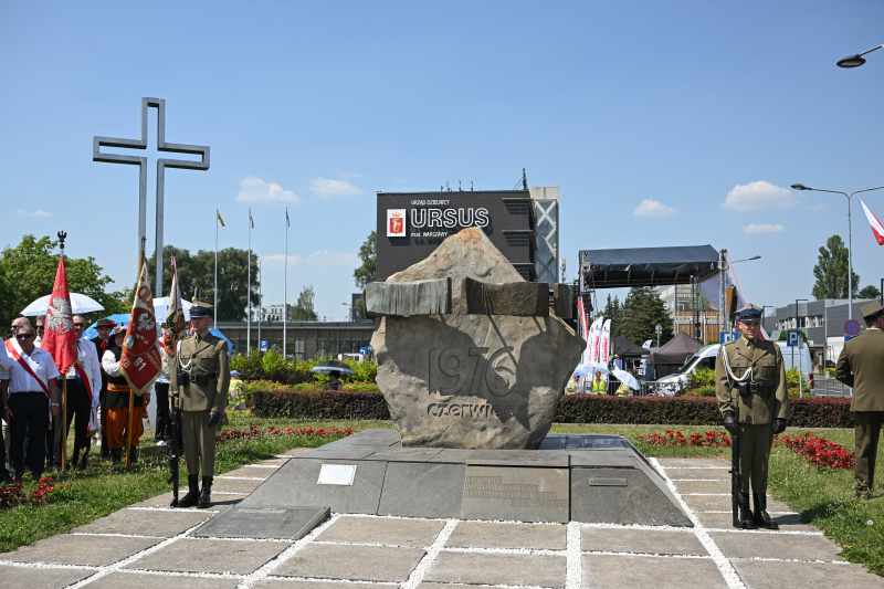 Warszawa, 28.06.2026. Uroczystości z okazji 50. rocznicy Zrywu w Ursusie i Czerwca '76, 28 bm. pod Pomnikiem Robotników Czerwca 1976 r. w warszawskim Ursusie. Organizatorem uroczystości jest NSZZ „Solidarność” Region Mazowsze. (mr) PAP/Radek Pietruszka