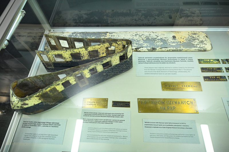 Warszawa, 12.08.2026. Otwarcie wystawy "Dziedzictwo Odzyskane", 12 bm. w Stacji Muzeum w Warszawie. Wystawa prezentuje eksponaty z kolekcji przedwojennego Muzeum Komunikacji w Warszawie. Fot. PAP/Marcin Obara