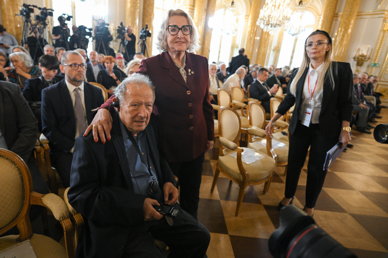 Warszawa, 23.09.2026 r. Redaktor naczelny Adam Michnik i posłanka KO Henryka Krzywonos-Strycharska podczas uroczystych obchodów 50. rocznicy powstania Komitetu Obrony Robotników. Fot. PAP/Marcin Obara