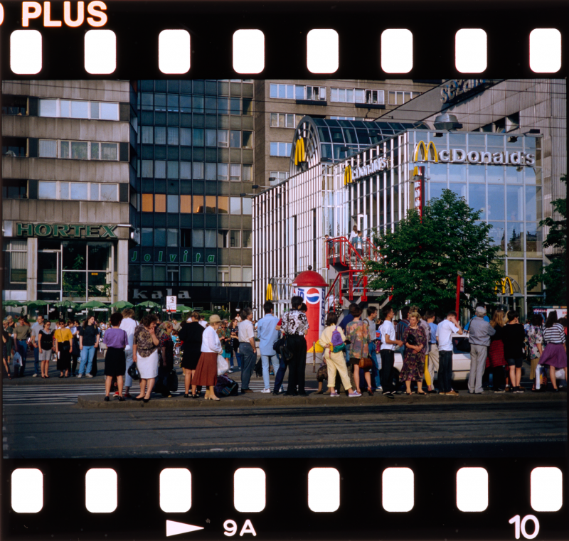 McDonald na rogu Świętokrzyskiej i Marszałkowskiej