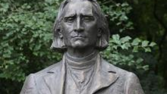 Popiersie Franciszka Liszta. Fot. PAP/T. Gzell