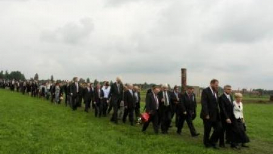 Uroczystości Dnia Pamięci o Zagładzie Romów. Fot. PAP/S. Rozpędzik