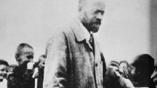 Janusz Korczak z dziećmi przed 1942 r. Fot. PAP