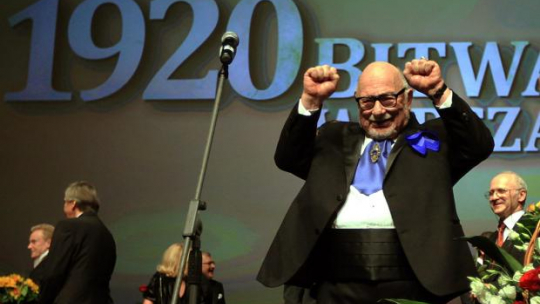 Uroczysta premiera filmu "Bitwa Warszawska 1920" w Teatrze Wielkim w Warszawie. Fot. PAP/T. Gzell