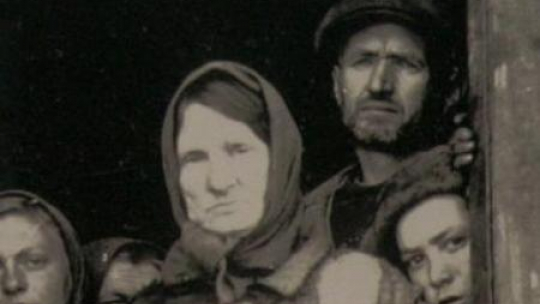 Zdjęcie z wystawy "Wygnańcy" przygotowanej przez IPN. Fot. PAP/EPA 