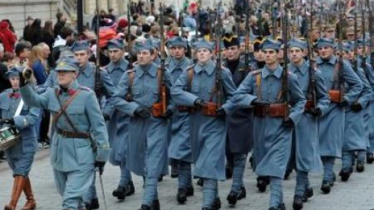 Żołnierze w mundurach Błękinej Armii Gen. Hallera z 1918 r. PAP/G. Jakubowski 