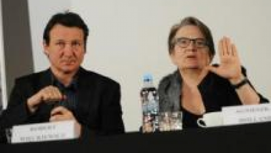 Agnieszka Holland oraz Robert Więckiewicz podczas konferencji prasowej. Fot. PAP/J. Turczyk