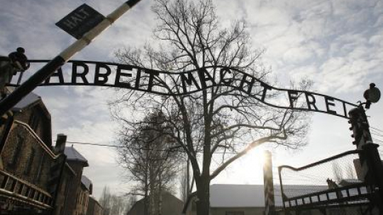 Brama KL Auschwitz. Fot. PAP/A. Grygiel