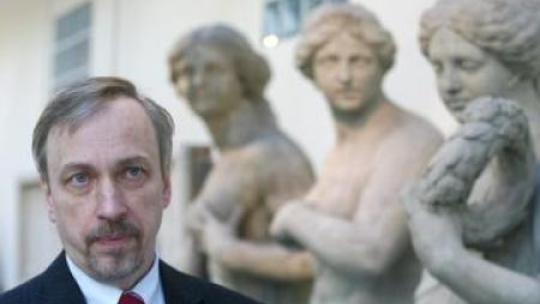 Minister kultury i dziedzictwa narodowego Bogdan Zdrojewski w pałacu w Wilanowie. Fot. PAP/P. Kula