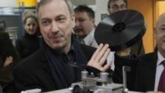 Minister kultury Bogdan Zdrojewski w Archiwum Filmoteki Narodowej. Fot. PAP/R. Pietruszka 