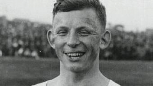 Ernest Wilimowski, piłkarz klubu sportowego Ruch Wielkie Hajduki. 1936 r. Fot. NAC