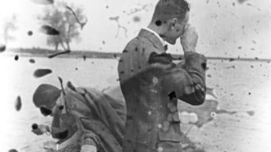 "Polowanie na kaczki na jeziorze Cholcza". Fot. Z. Chomętowska. Źródło: Chomętowscy/Fundacja Archeologia Fotografii