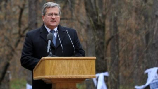 Prezydent Bronisław Komorowski w Bykowni. Fot. PAP/J. Turczyk