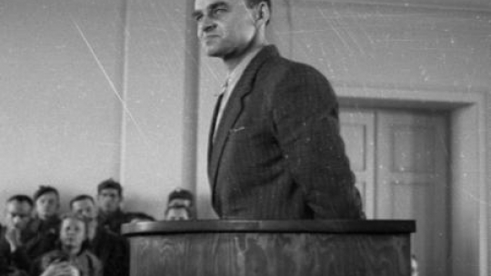 Rotmistrz Witold Pilecki przed Wojskowym Sądem Rejonowym w Warszawie. 1948-03-03. Fot. PAP/CAF