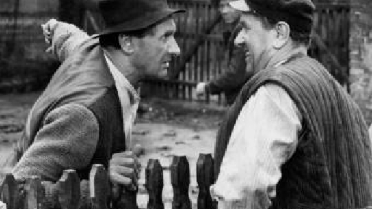 Kadr z filmu "Sami swoi".