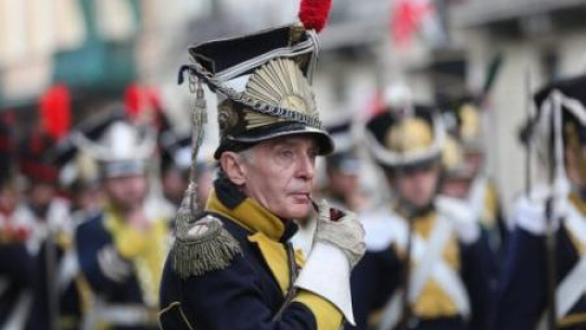 Uczestnicy defilady historycznej w marszu "Razem dla Niepodległej". Fot. PAP/R. Guz