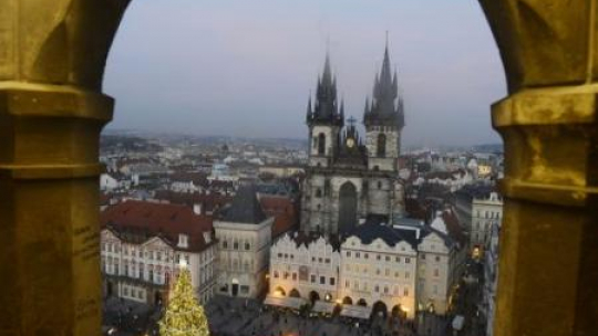 Rynek Starego Miasta w Pradze. Fot. PAP/EPA